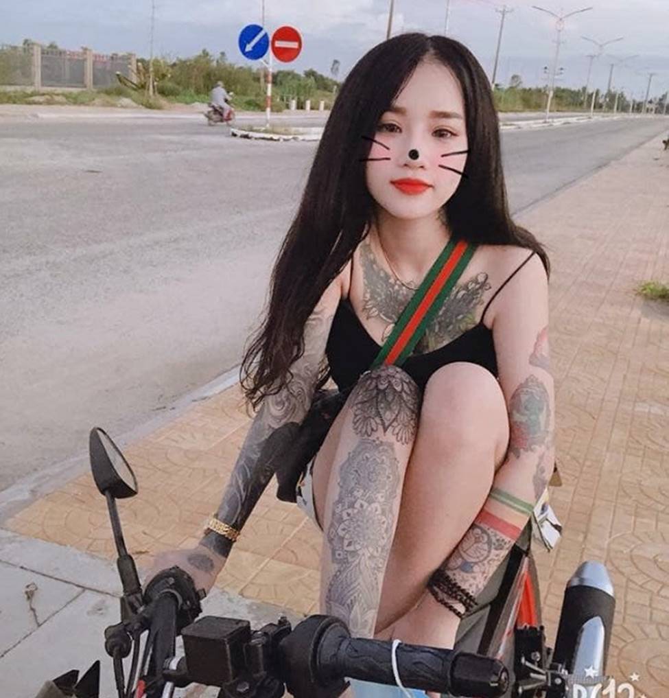 Thanh nữ An Giang, Quảng Nam bị giễu cợt vì xăm kín ngực, tay chân-4