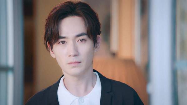 Đêm tân hôn, vừa nhìn thấy dấu vết quen thuộc trên tấm lưng trần của vợ, chồng hoảng loạn bỏ chạy khỏi phòng-2