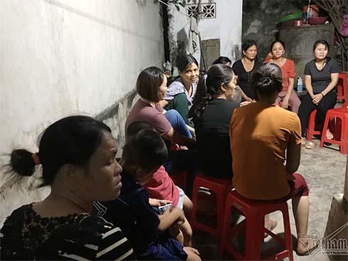 Người thân khóc ngất gọi tên chồng, con vụ chìm tàu ở Bạch Long Vĩ-6