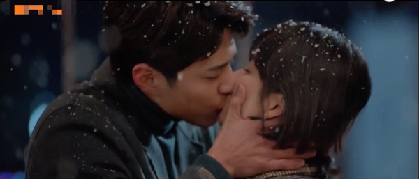 5 kiểu hôn chị em của Park Bo Gum và vợ bạn trong Encounter: Số 5 bạo liệt như thế bảo sao bị đồn ngoại tình!-10