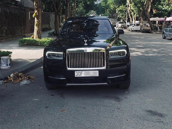 Siêu SUV Rolls-Royce Cullinan hơn 41 tỷ đầu tiên tại VN ra biển số-1
