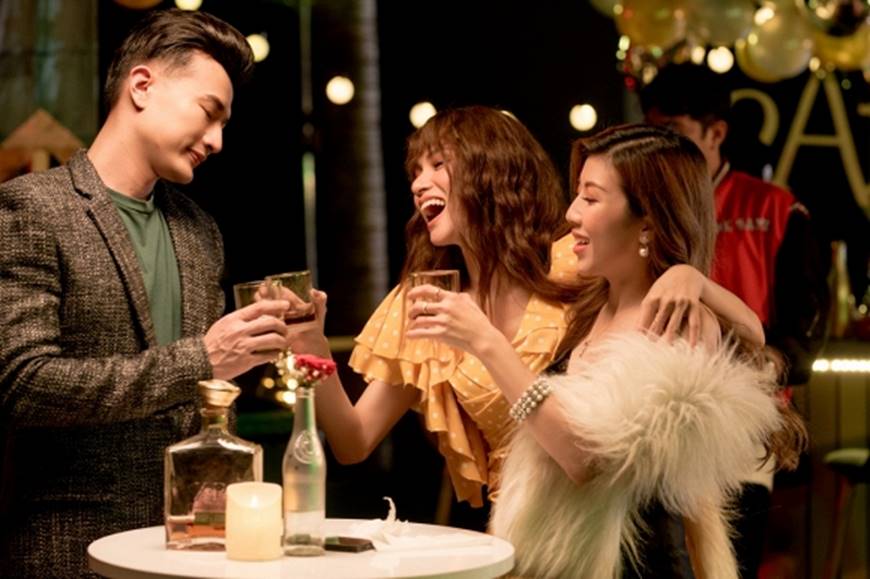 Hương Giang trở lại hết sức lầy lội kết đôi cùng nam thần Thái Lan Benz Akkaraporn-23