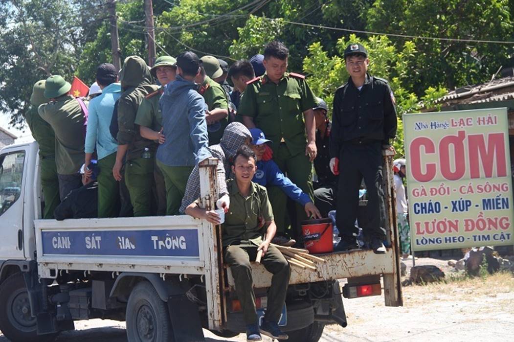 Cháy rừng lớn nhất ở Hà Tĩnh, chặn quốc lộ 1A, nghìn người dập lửa-10