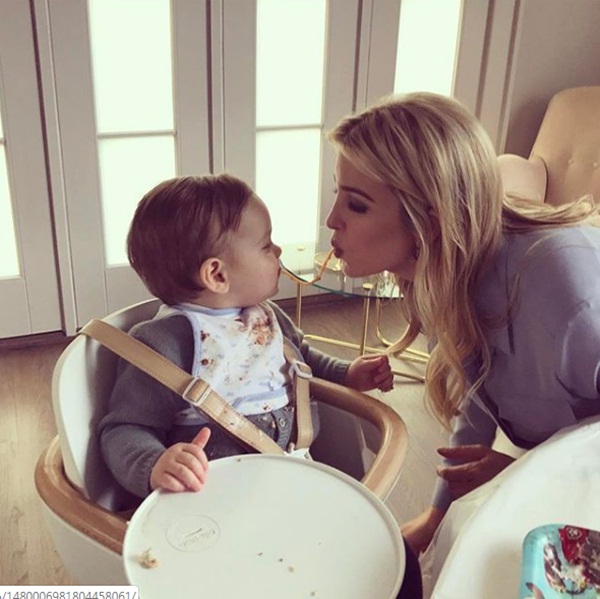 Sang chảnh, thần thái hút hồn là vậy nhưng Ivanka Trump cũng để lộ khoảnh khắc mẹ bỉm sữa” giống như ai khiến người hâm mộ ngỡ ngàng-7