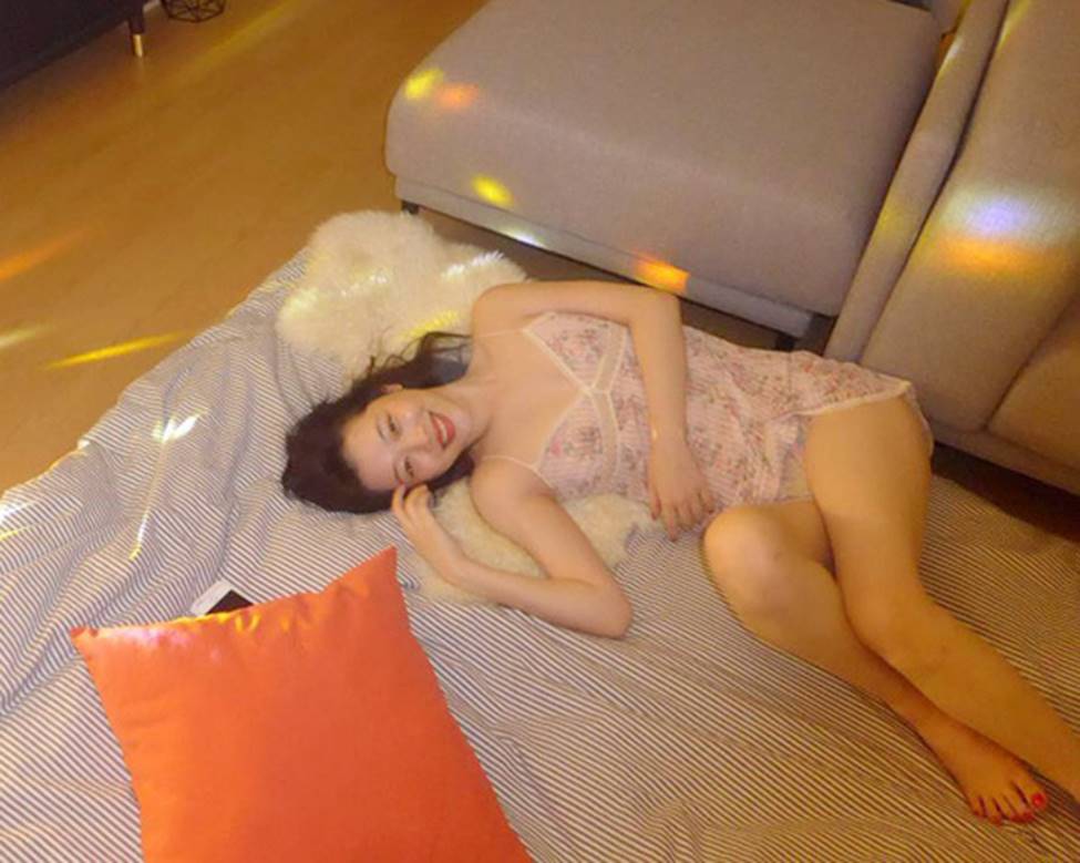 Chi Pu, Bích Phương đổi phong cách, mặc giống gái hư Sulli-2