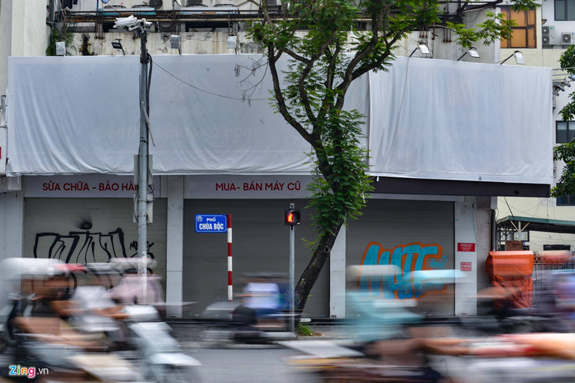 Nhật Cường Mobile phủ bạt che biển hiệu sau một tháng ông chủ bỏ trốn-1