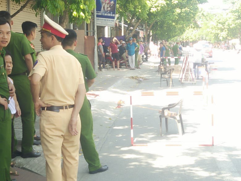 Tiết lộ nguyên nhân hai vợ chồng bị hàng xóm dùng dùi đục đâm thương vong-1