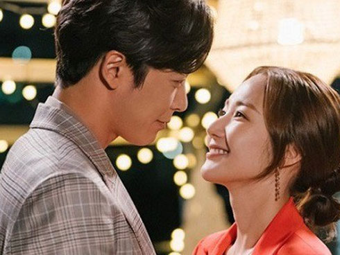 Đến mừng sinh nhật, cô gái sốc nặng khi phát hiện người yêu dan díu với bạn thân mình rồi quát: Cút về-7