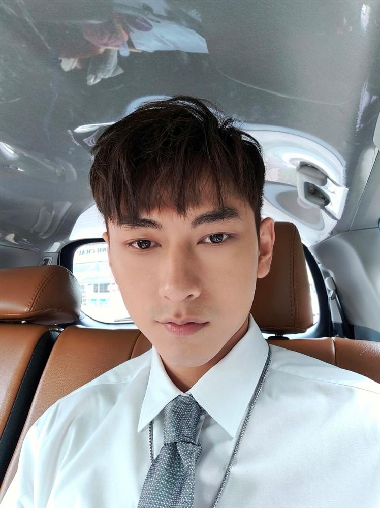 Isaac đắc tội gì với thợ cắt tóc mà từ nam thần thành ra thái tử gáo dừa chỉ tại mái tóc nham nhở thế này?-3