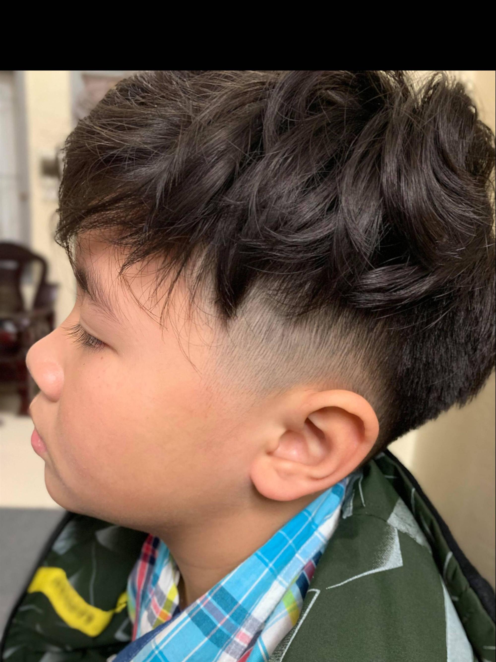 Cậu bé trong bức ảnh ôm chầm lấy chị gái sung sướng khi kết thúc kỳ thi THPT Quốc gia: Chị được điểm cao em cho hẳn 4 triệu!-7