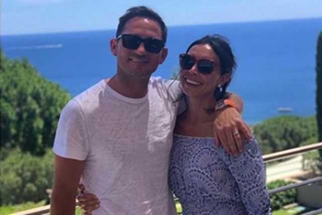 Nóng lòng tái hợp, cổ động viên Chelsea khủng bố” cả bà xã của Lampard-1