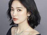 Đụng váy Dior: Song Hye Kyo thần thái xuất hiện trên tạp chí khi mới lục đục hôn nhân, Diễm My 9x kém sắc hơn hẳn-6