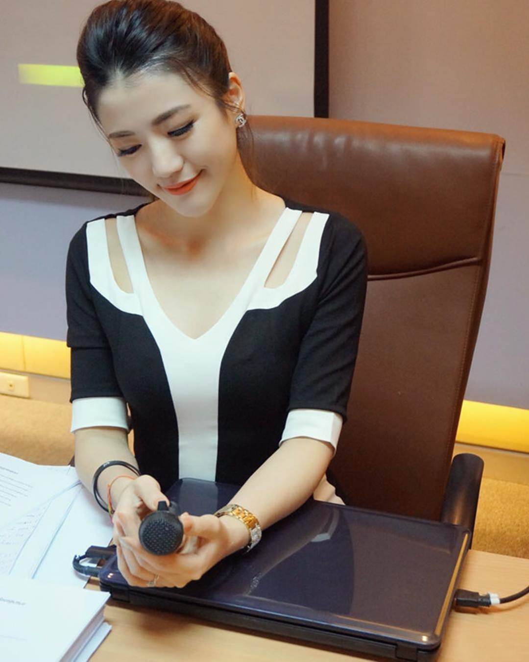 4 nữ giáo viên xinh đẹp, nổi tiếng trên mạng xã hội-4