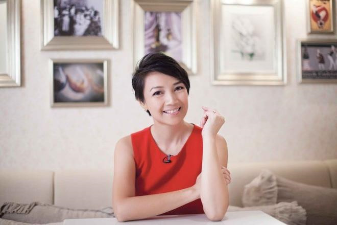 Hoa hậu Hong Kong rơi cảnh nợ nần, phải rao bán vương miện-1