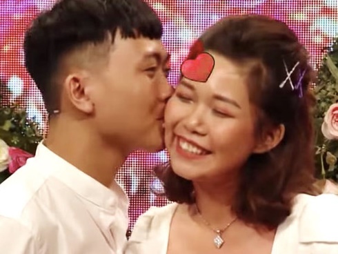 Cô giáo dạy Toán quyến rũ nhất hành tinh gây sốt với clip nóng bỏng-1