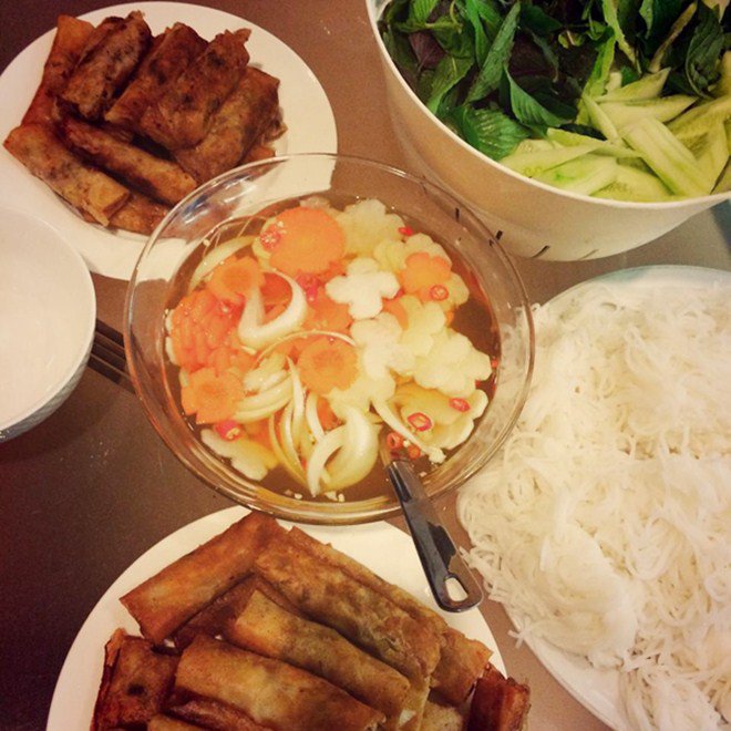 Ca sĩ Bích Phương gọi chồng về ăn cơm, hàng nghìn thanh niên đổ xô vào nhận vơ!-12