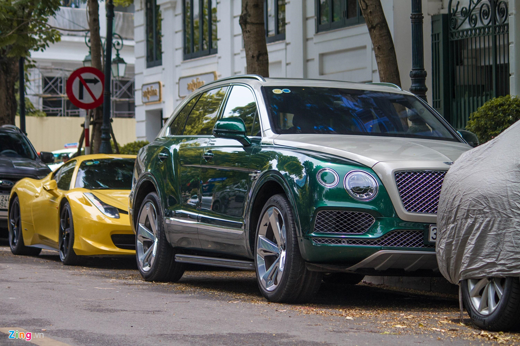 Dàn xe siêu sang trị giá trăm tỷ dạo phố Hà Nội-1