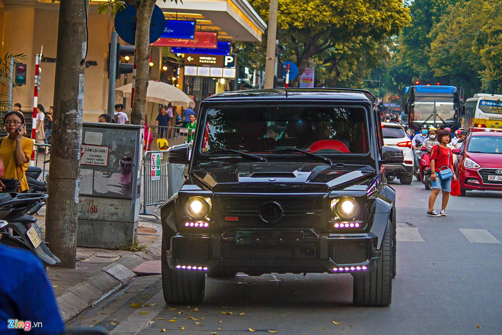 Dàn xe siêu sang trị giá trăm tỷ dạo phố Hà Nội-6