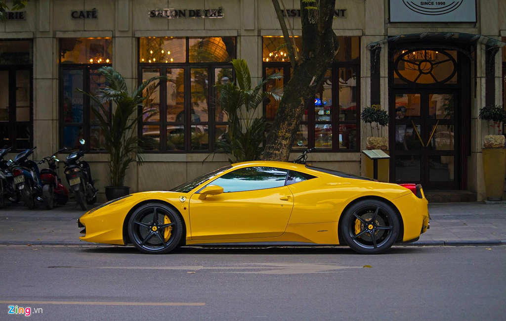 Dàn xe siêu sang trị giá trăm tỷ dạo phố Hà Nội-9