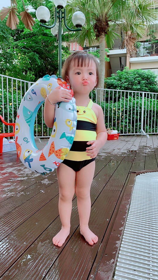 Mùa sen thị phi đã qua, hội chị em lại tan chảy với thiếu nữ má phính cao 80cm diện áo dài xinh như búp bê-14