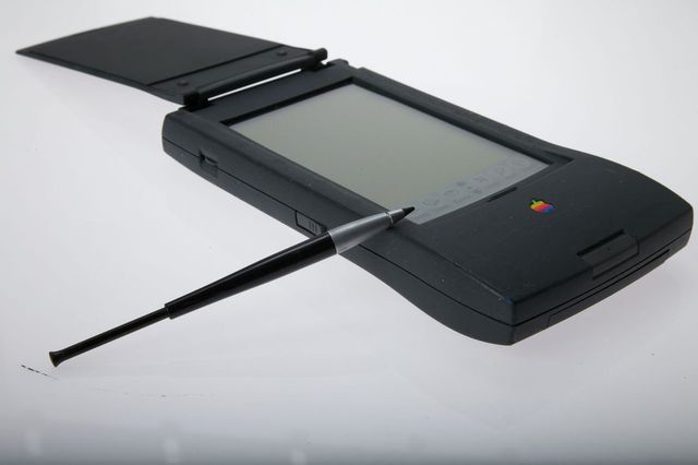 Những sự thật thú vị về huyền thoại thiết kế” Jony Ive của Apple-3