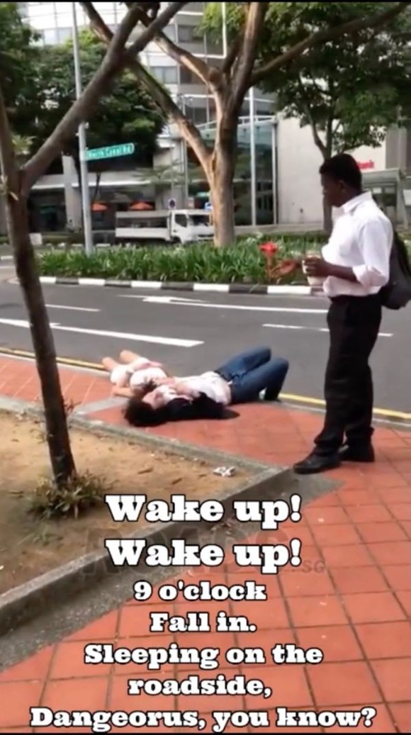 Say rượu, cặp vợ chồng nằm ngủ giữa đường nhưng khi được gọi dậy còn phản ứng bất ngờ hơn-3