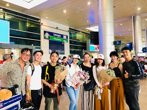 Khánh Thi bị lừa tiền, mất toàn bộ hành lý ký gửi trong chuyến đi Nga nhưng vẫn tìm thấy niềm vui-4