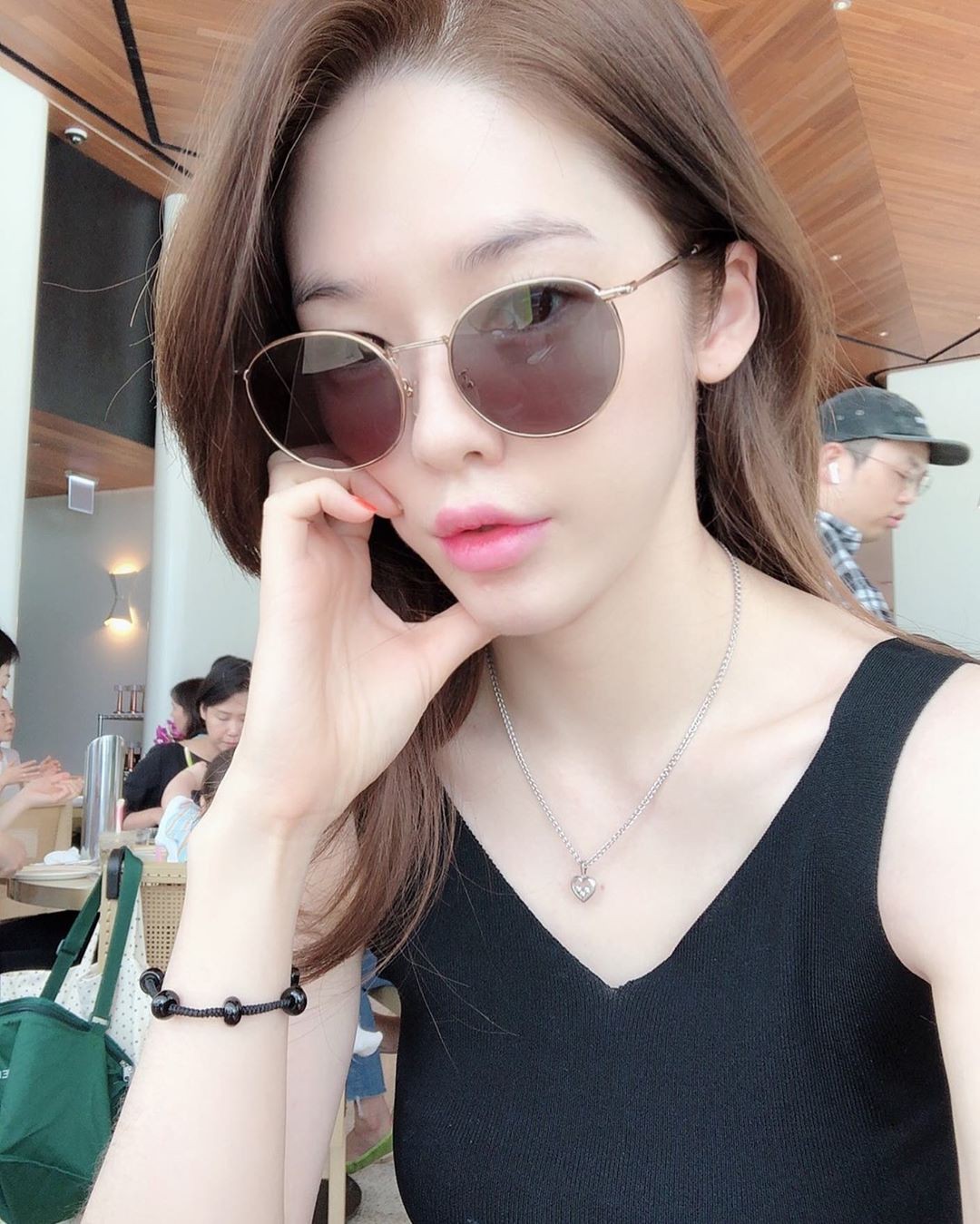 Bác sĩ da liễu làm đúng 4 điều này mỗi sáng để chống lão hóa, chị em nên học theo ngay để không bị già trước tuổi-4