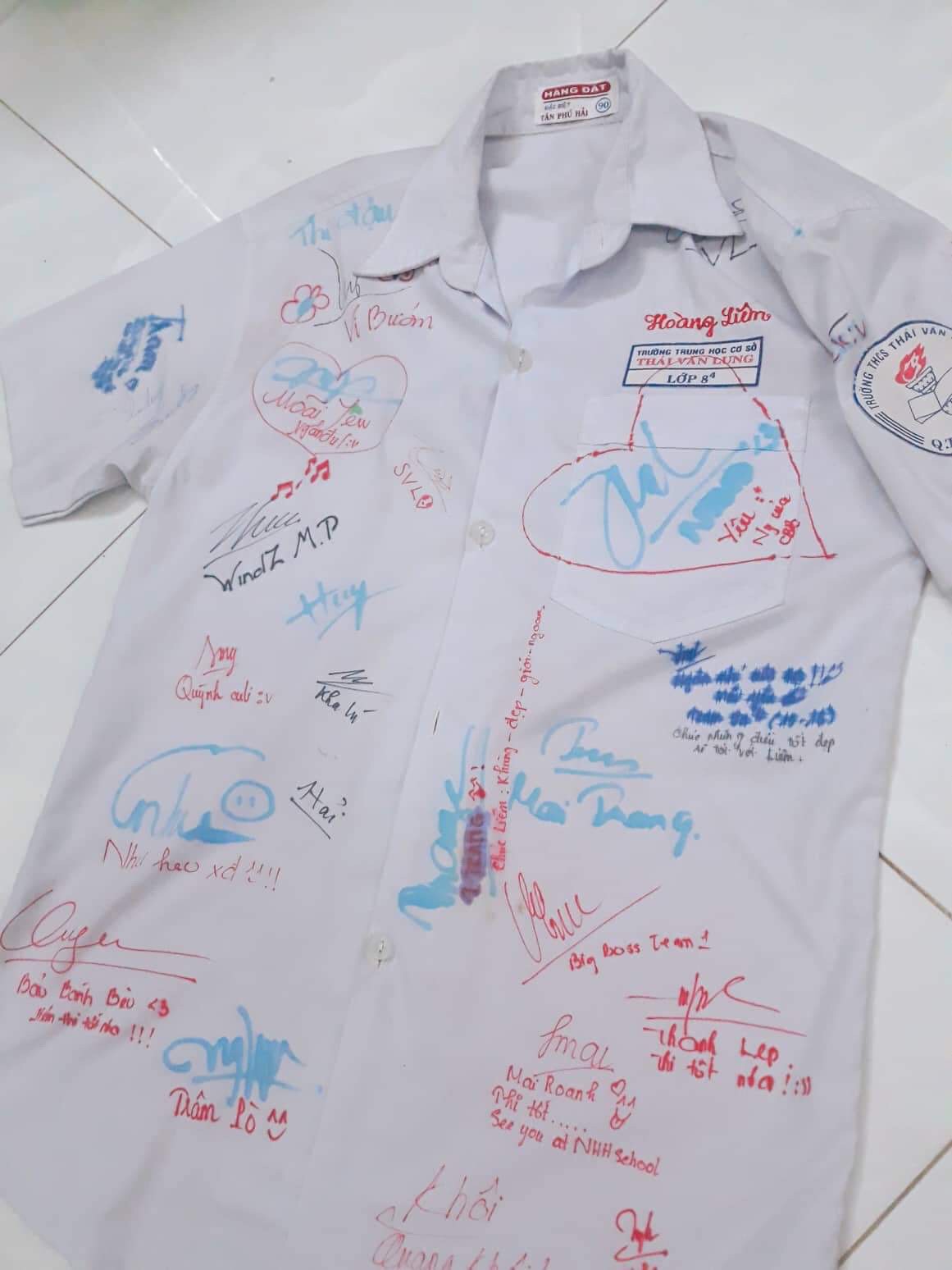 Chuyện cổ tích có thật về họp lớp cấp 2: Không nhà hàng sang chảnh, không điện thoại selfie, cùng ôm nhau khóc ôn lại kỷ niệm cũ-6