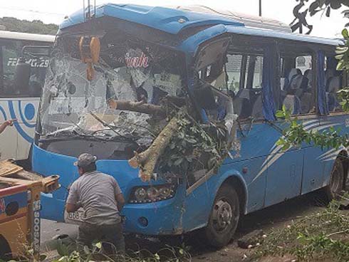 Xe khách lao xuống vực sâu 30m ở Quảng Ninh, 2 người tử vong-4