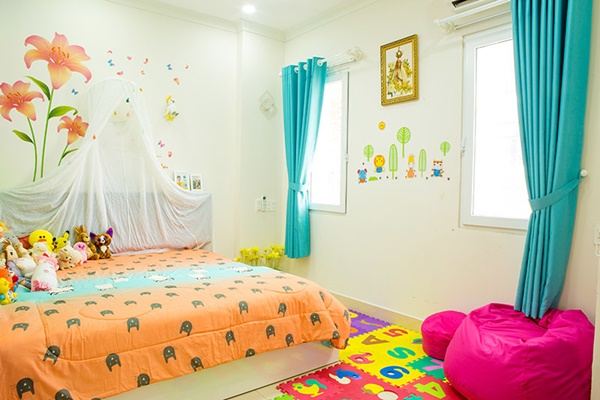 Nữ ca sĩ nghèo lấy chồng đại gia, sở hữu biệt thự 1.400m2 giữa Sài Gòn-13