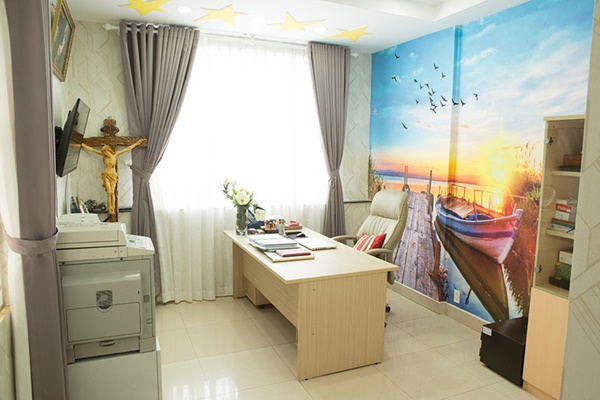 Nữ ca sĩ nghèo lấy chồng đại gia, sở hữu biệt thự 1.400m2 giữa Sài Gòn-14