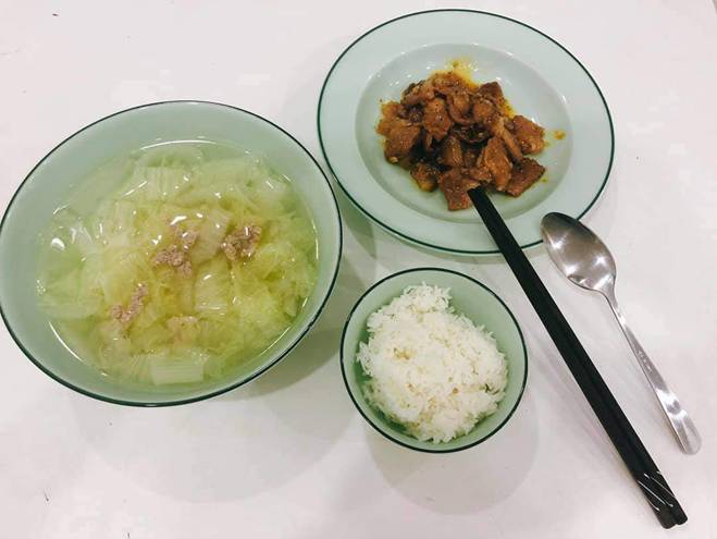 Bị thương khâu 20 mũi, bạn thân Trấn Thành vẫn lết vào bếp: Bất ngờ phản ứng của dân mạng-3