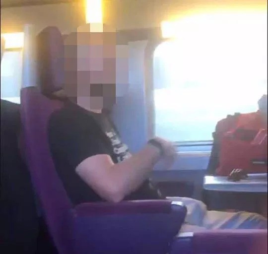 Quay phim vạch trần người đàn ông tự sướng trên tàu, người phụ nữ đối mặt với án tù cùng mức phí phạt cao hơn cả kẻ biến thái-1