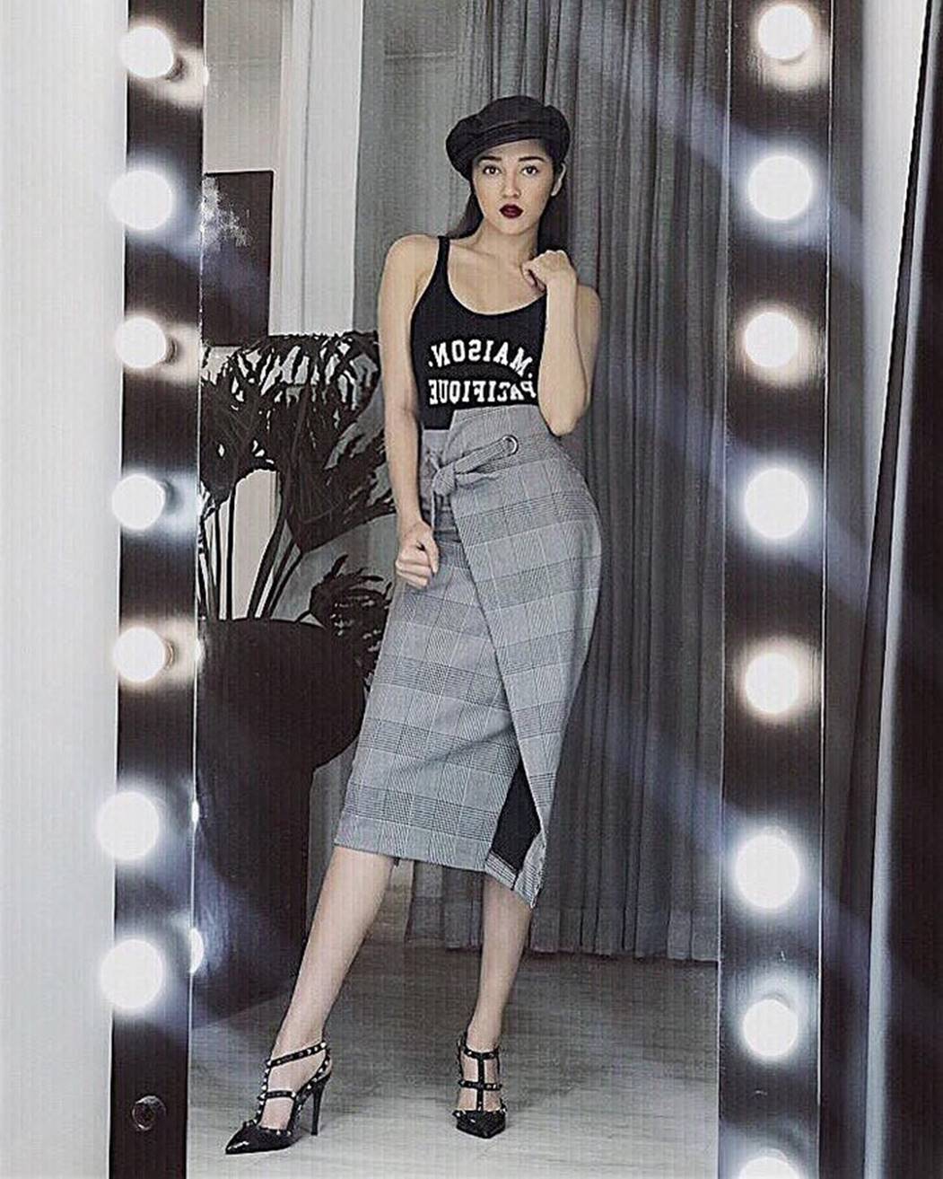 Nghịch lý Showbiz: Người dát đồ hiệu nhìn như đồ chợ, người mặc đồ bình dân lại sang xịn chẳng thua ai-15