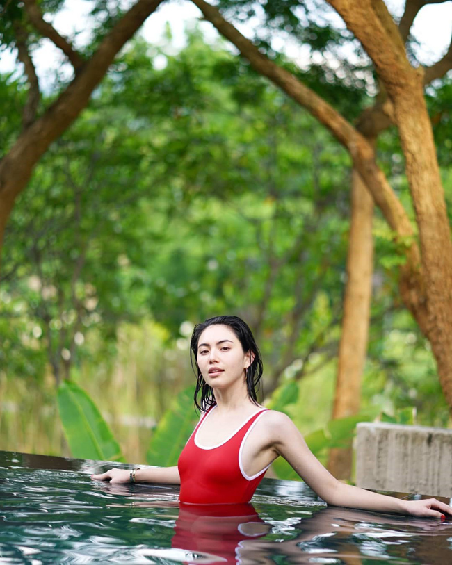 Xuất hiện ngắn ngủi trong MV của Sơn Tùng, cô gái khiến trai Việt si mê-6
