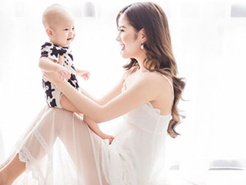 Bất lực một mình chăm con ốm đau, vợ cũ Việt Anh tâm sự: Nhiều người đúng là bạc như vôi!-3