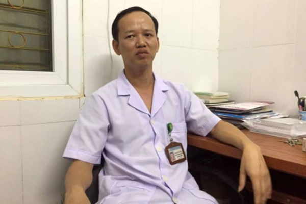 Vụ trẻ sơ sinh bị kéo đứt cổ: 4 vấn đề cần làm rõ-1