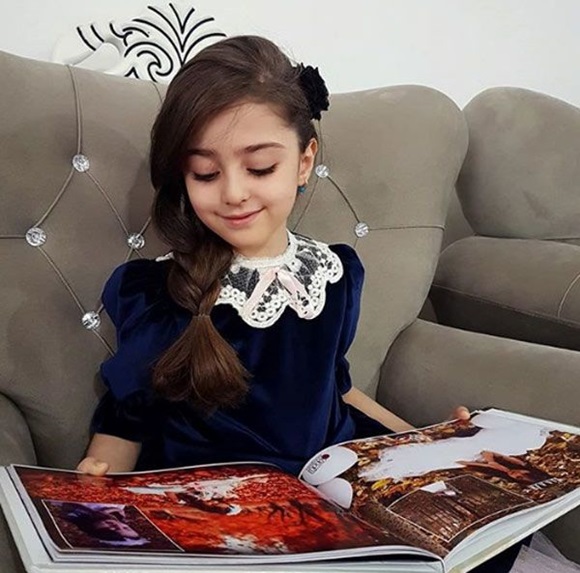 Bé gái bị làm phiền vì quá đẹp khiến bố phải nghỉ việc làm vệ sĩ bây giờ ra sao?-9