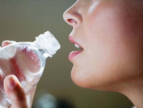 Uống nước lọc tốt đến mấy cũng phải tránh 3 thời điểm này, cẩn thận rước thêm bệnh vào người-2