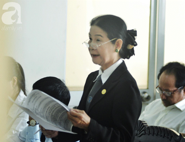 Tạm đình chỉ vụ việc bà Lê Hoàng Diệp Thảo yêu cầu khôi phục chức vụ ở Trung Nguyên, ông Vũ vắng mặt-8