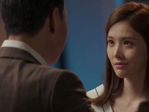 Cứ xẩm tối là anh rể lại biến mất, tôi cùng mẹ lén theo dõi thì bật khóc khi thấy anh thẫn thờ đi vào sâu trong nghĩa địa-3