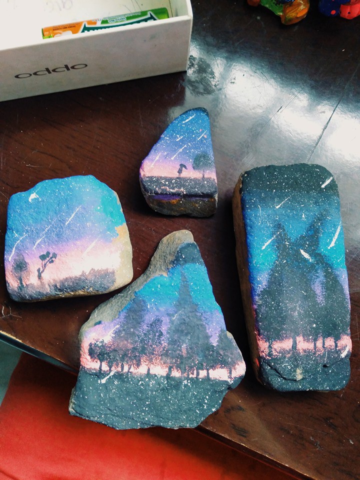 Cô em gái trốn tiệt trong phòng không cho ai vào, chị gái quyết định xông vào và phát hiện ra một thế giới tuyệt tác đầy bất ngờ-1