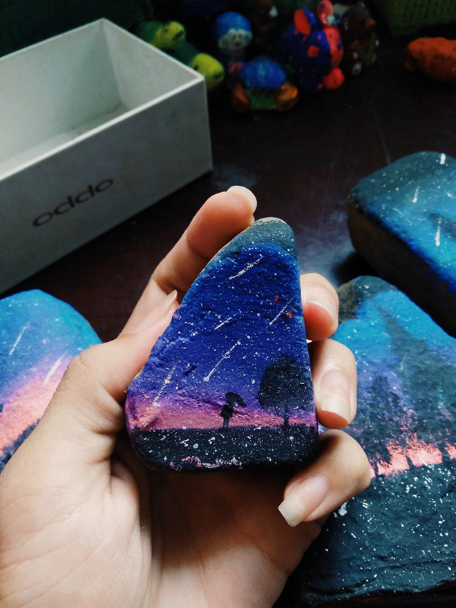 Cô em gái trốn tiệt trong phòng không cho ai vào, chị gái quyết định xông vào và phát hiện ra một thế giới tuyệt tác đầy bất ngờ-5