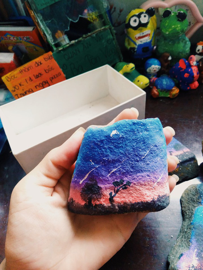 Cô em gái trốn tiệt trong phòng không cho ai vào, chị gái quyết định xông vào và phát hiện ra một thế giới tuyệt tác đầy bất ngờ-7