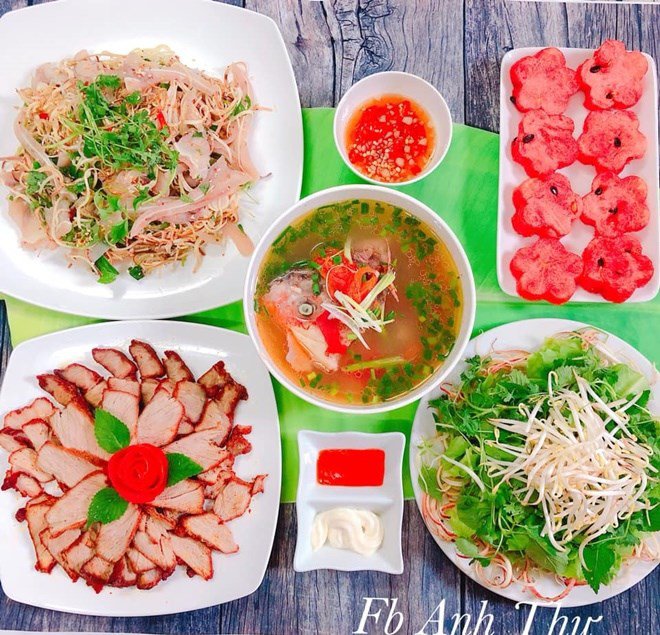 Mẹ đảm khoe những bữa cơm hàng ngày đầy ắp món như có khách cho nhà 4 người-6