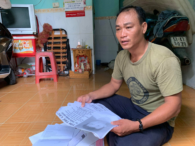 Xúc động người cha ở Sài Gòn ôm con khóc trong hạnh phúc sau hơn 4 tháng tìm kiếm mỏi mòn-1