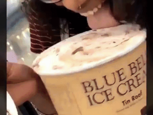 Đặt mua bình nước mới tinh trên mạng cho con gái mang đi học, bà mẹ vừa mở nắp chiếc bình ra đã kinh hãi khi phát hiện ra thứ bên trong-5