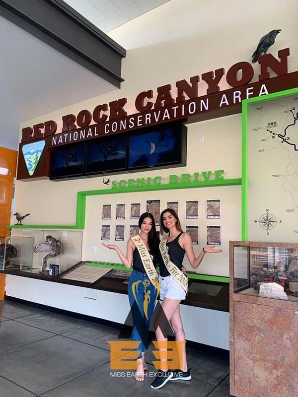 Hoa hậu Phương Khánh diện áo dài lộng lẫy dự đêm chung kết Hoa hậu Trái đất Mỹ-1