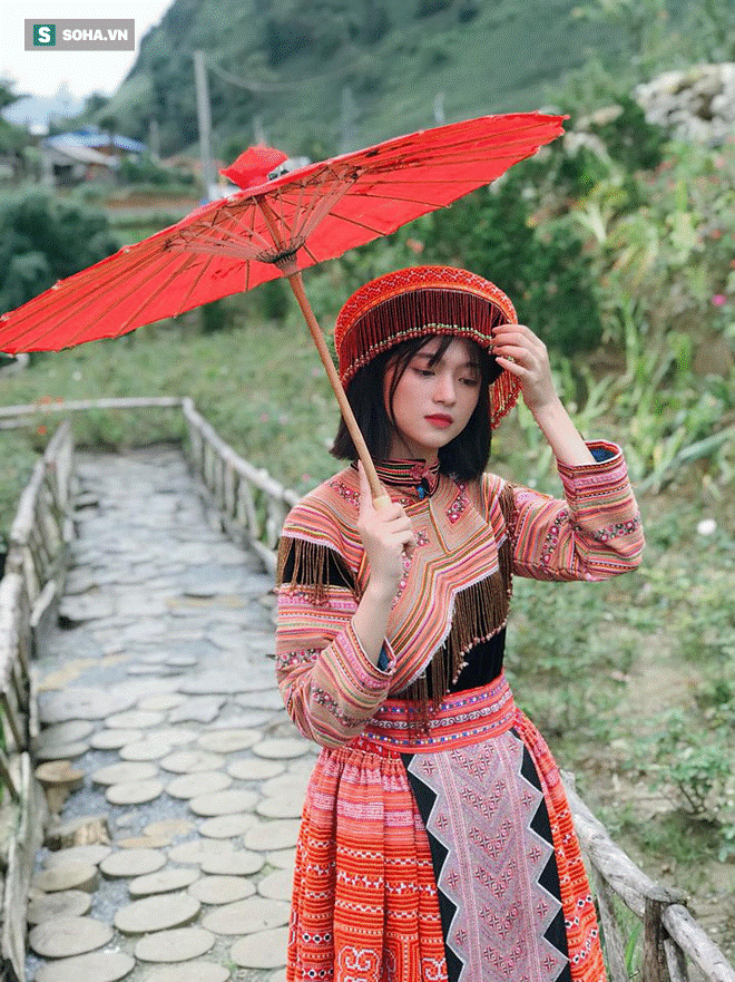 Xuất hiện chỉ 18 giây trong trang phục dân tộc, cô gái khiến dân mạng không ngừng tìm kiếm-1